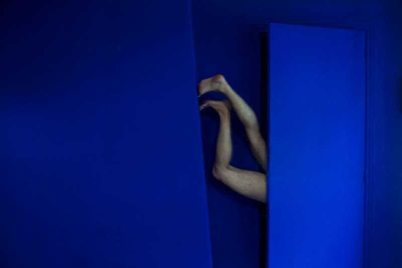 Louise-Dumont-Photographe-9-serie-blue-IKB-Galerie-Art-contemporain-ARTree