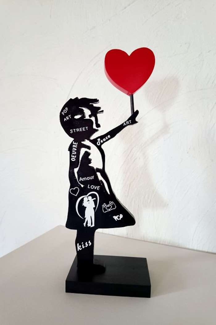 Ravi-sculpture-BANKSYWOOD-Couple-Love-1-2024-ARTree