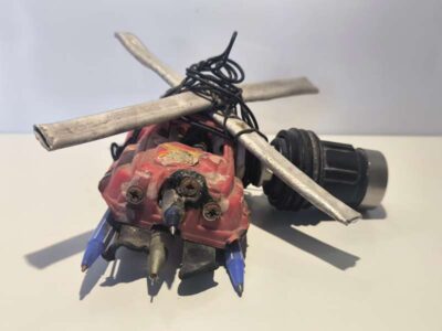 Damián-Valdés-Dilla-sculpture-voiture-helico-1-art-brut-2025-Cuba-ARTree-Ybackgalerie